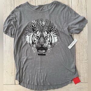 Kinetix Gray T-Shirt with Tiger Graphic